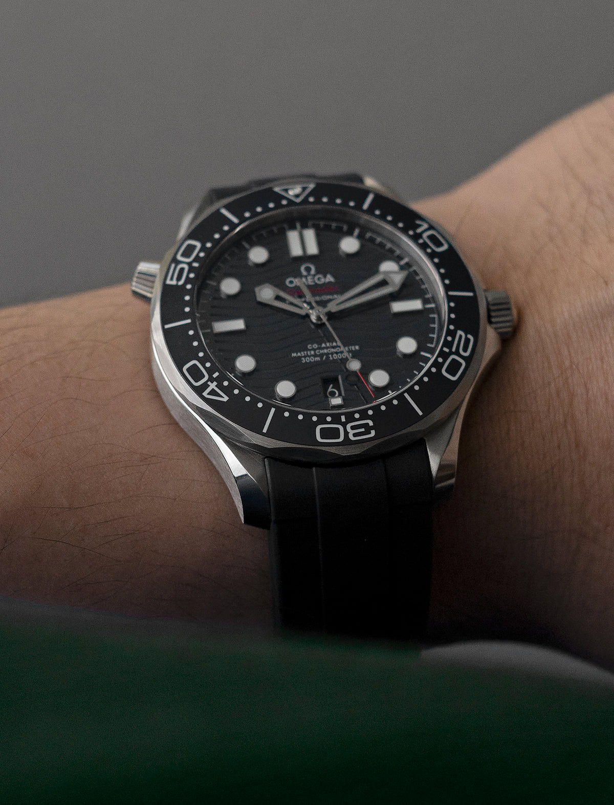 VULCANISED RUBBER - FOR OMEGA SEAMASTER 300 (CURVE FITTED)