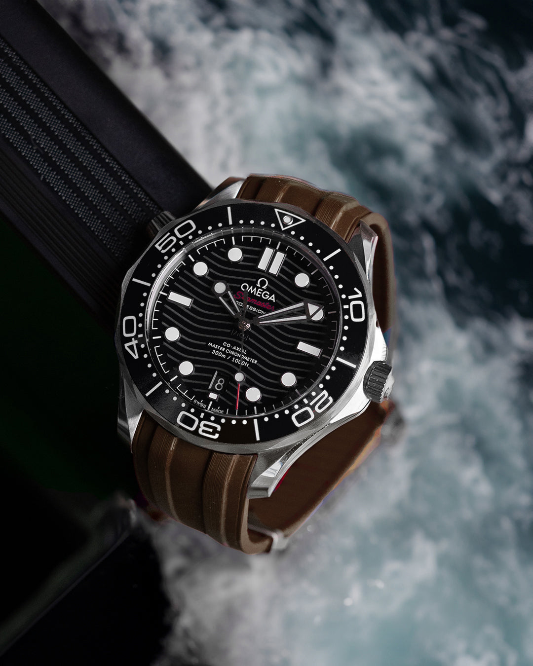 FKM RUBBER - FOR SEAMASTER DEPLOYANT STYLE (BROWN)