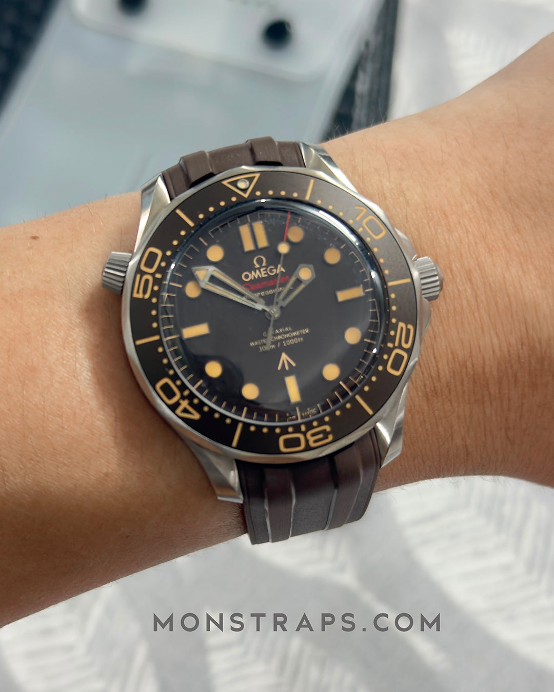 FKM RUBBER - FOR SEAMASTER DEPLOYANT STYLE (BROWN)