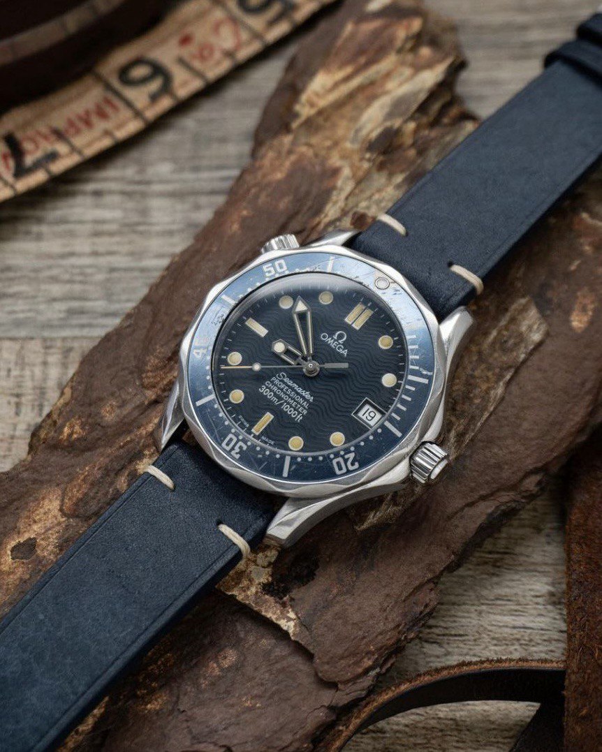 Vintage Italian Distressed Leather Strap (Dark Indigo)