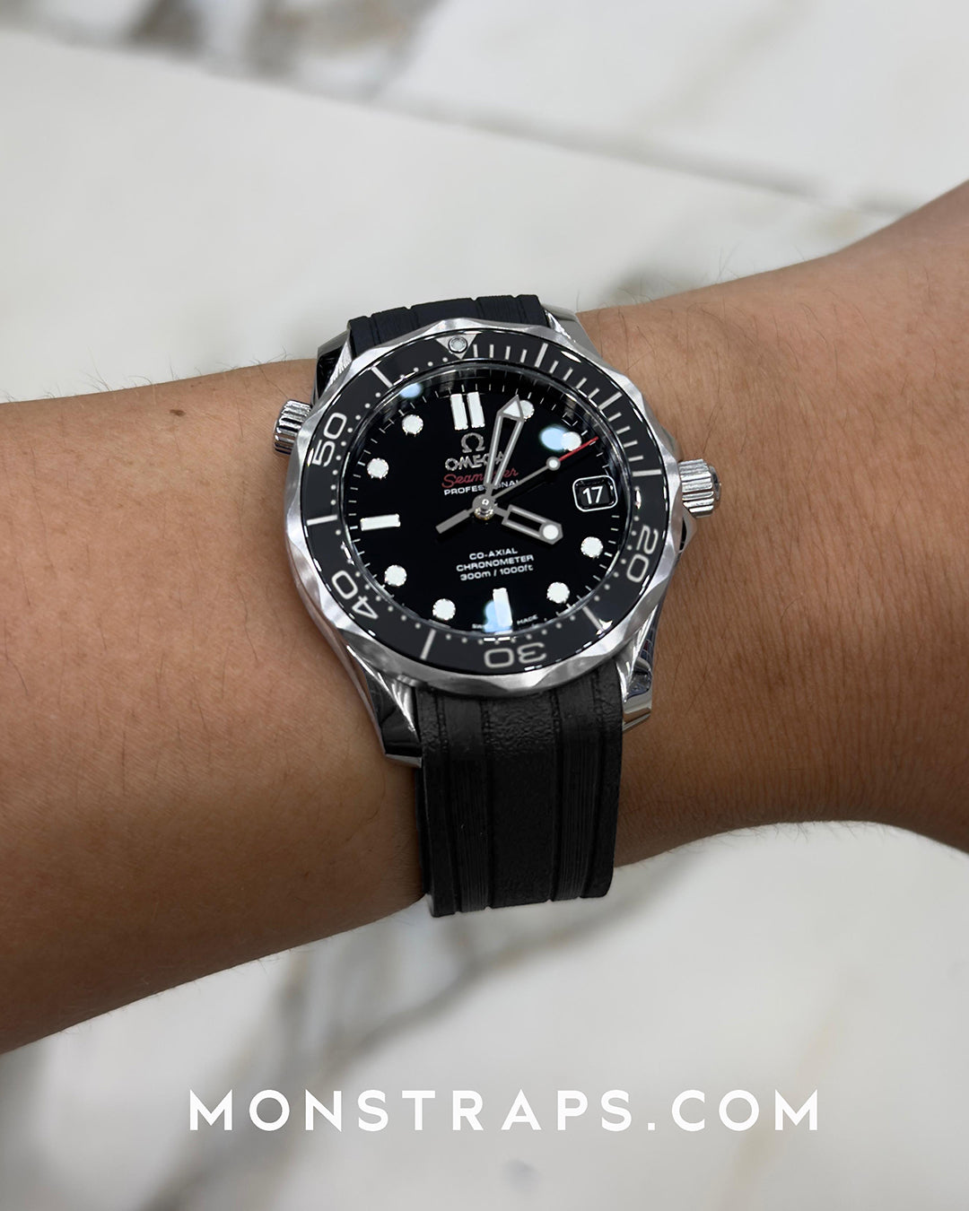 FKM RUBBER - FOR SEAMASTER 300 (36MM MID SIZE VERSION) BLACK