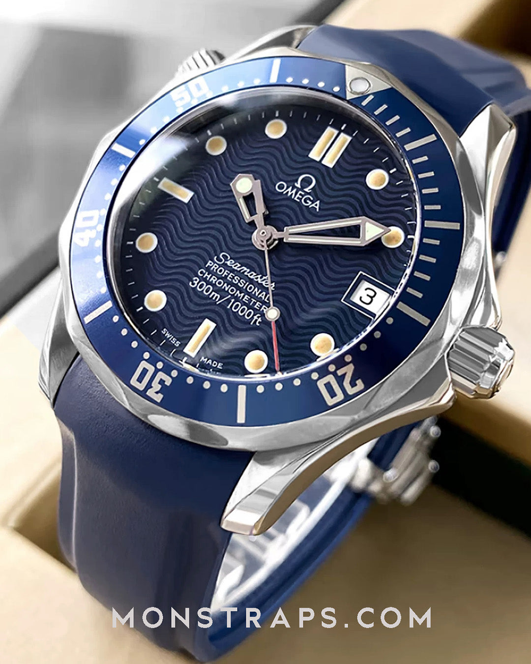 FKM RUBBER - FOR NEO-VINTAGE SEAMASTER / OLDER GEN PLANET OCEAN DEPLOYANT STYLE (NAVY BLUE)