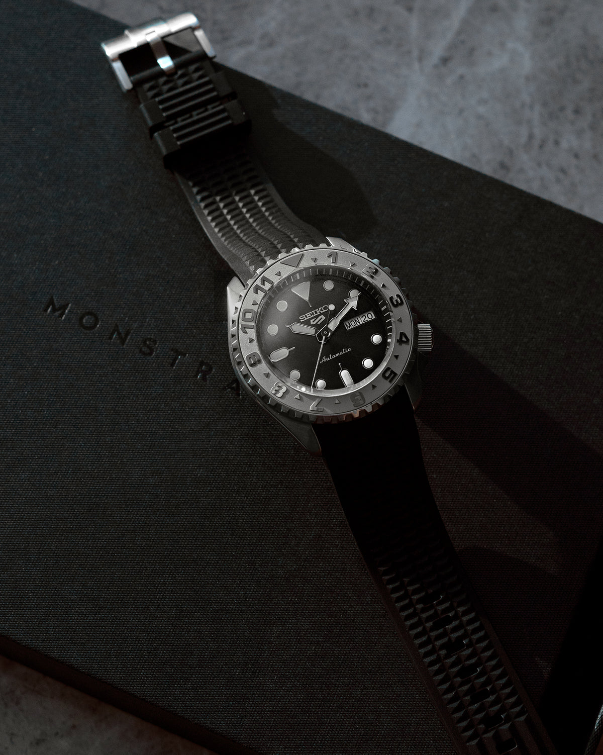 FKM RUBBER (WAFFLE) - FOR SEIKO SKX / SRPD / SSK / SAMURAI - (BLACK)