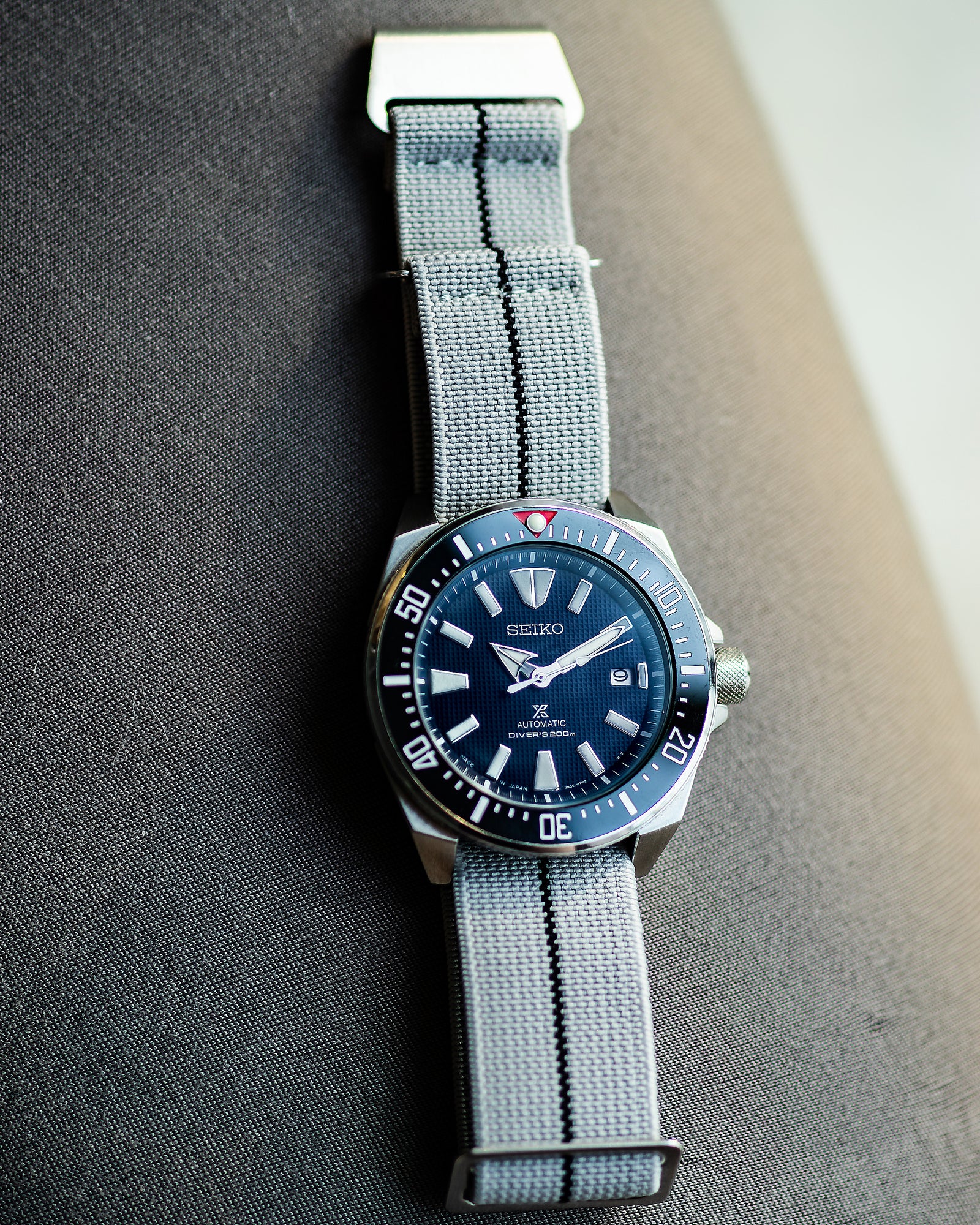 PARA Elastic - Grey with Black Centerline