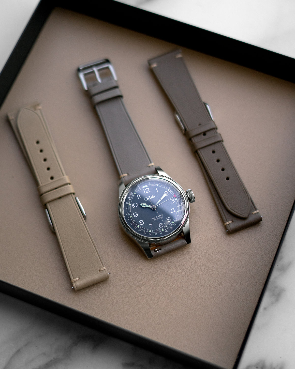 Minimalist Side Stitch Strap (Grey)