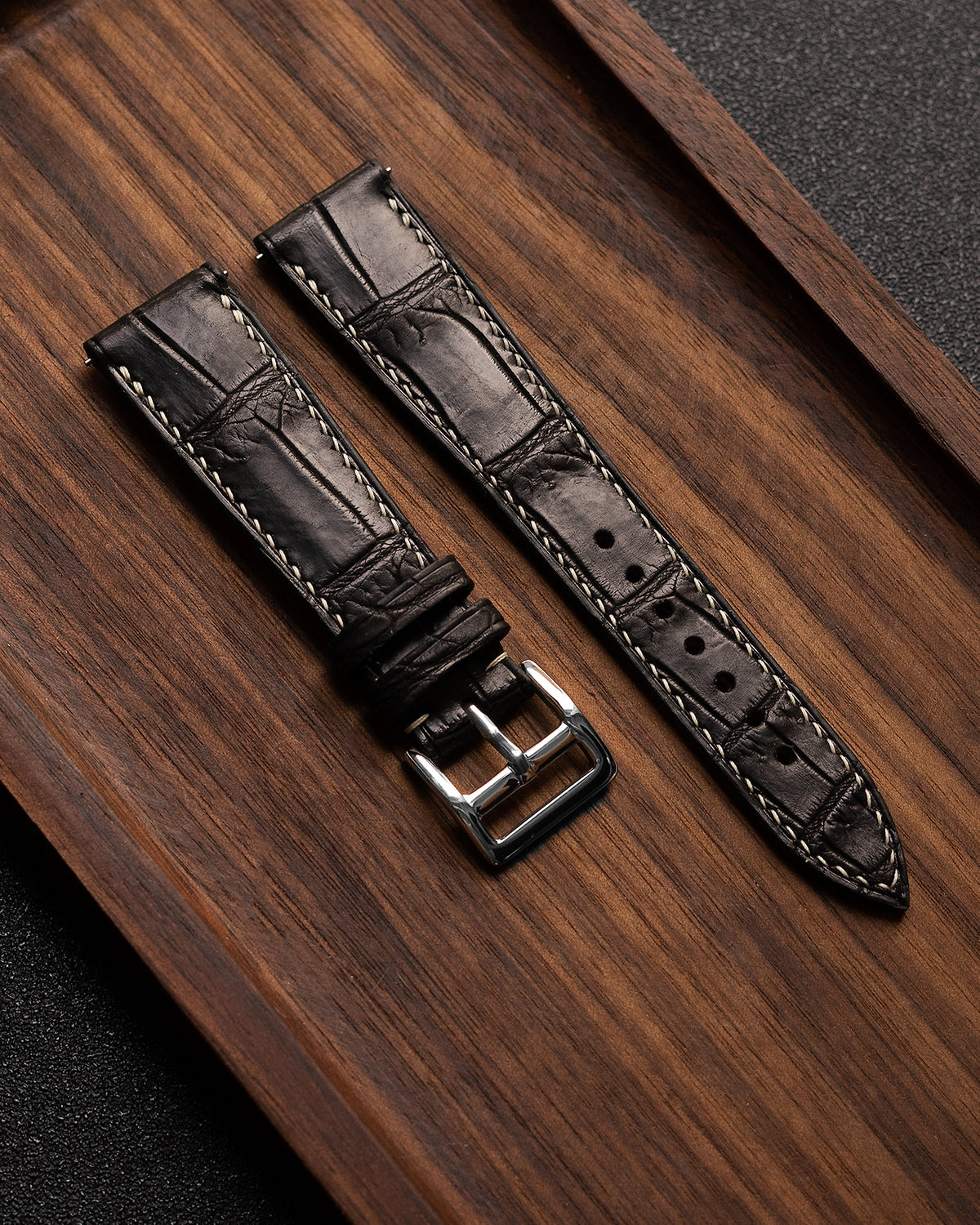 Alligator Square Scale Leather Strap (Black, Semi-matte)