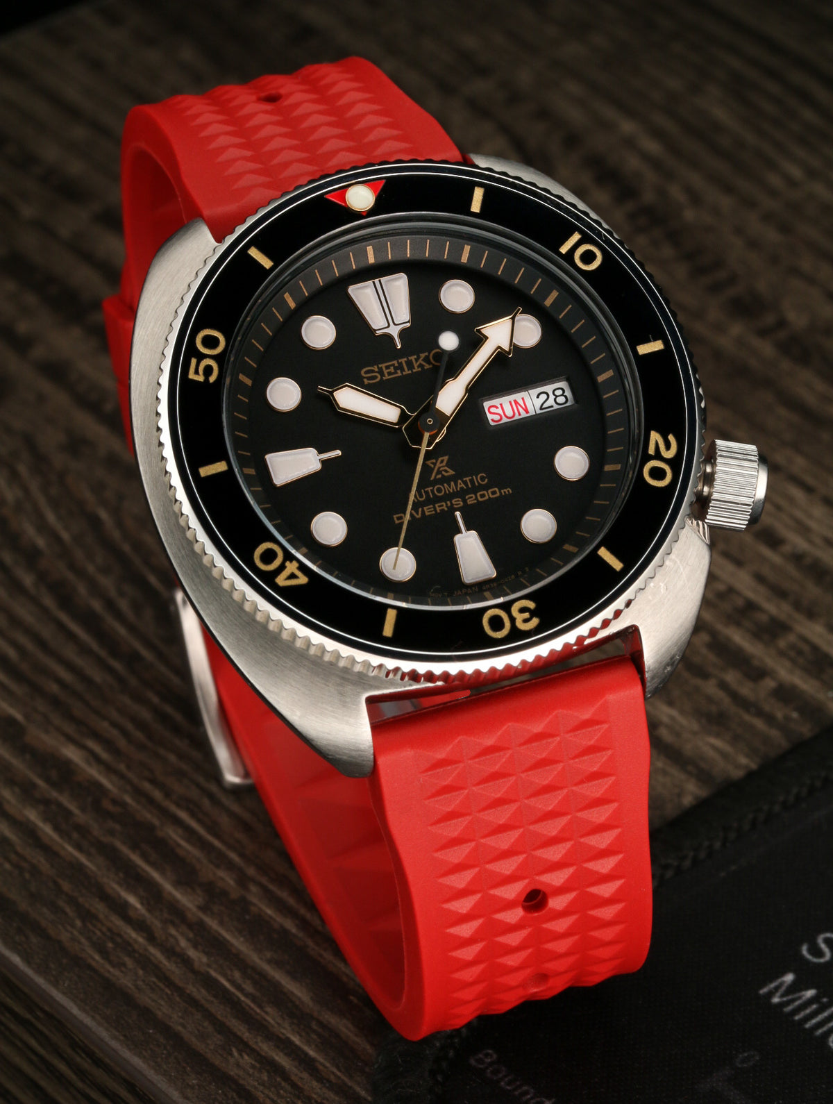 FKM RUBBER- WAFFLE STRAP (RED, VINTAGE STYLE)